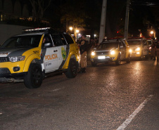 A Polícia Militar do Paraná deflagra a megaoperação Primo que cumpriu 16 mandados de Prisão e de Busca e Apreensão e resultou em 19 encaminhamentos, sendo 15 adultos e quatro adolescentes apreendidos, bem como uma quantidade de drogas recolhida.  -  Curitiba, 26/04/2019  -  Foto: Soldado Amanda Morais