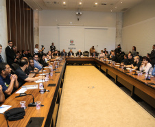 O vice governador Darci Piana participa de reunião com representantes dos servidores publicos  no Palácio Iguaçu,  nesta segunda-feira (29).   Curitiba, 24/04/2019 -  Foto: Geraldo Bubniak/ANPr