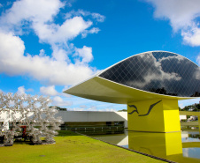 O Museu Oscar Niemeyer (MON) apresenta ao público a partir de sexta-feira (3/5) Ai Weiwei Raiz, a primeira exposição do artista chinês no Brasil e também a maior já realizada por ele. Com projeto desenvolvido por Marcello Dantas, que também assina a curadoria, a mostra chega ao Sul do País numa realização do MON. Foto: Jaelson Lucas/ANPr