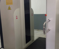 Penitenciárias do Paraná estão sendo equipadas com escâneres corporais que auxiliam na revista dos visitantes. Com a medida, o procedimento de segurança acontece de forma mais precisa e segura, além de evitar situações vexatórias que violem a dignidade e a intimidade da pessoa.  -  Curitiba, 30/04/2019  -  Foto: Divulgação Depen PR