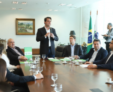 Governador Carlos Massa Ratinho Junior recebe o ministro do Meio Ambiente, Ricardo Salles  -  Curitiba, 30/04/2019  -  Foto: Rodrigo Félix Leal/ANPr