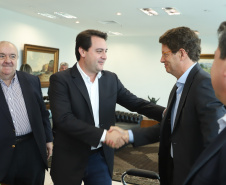 Governador Carlos Massa Ratinho Junior recebe o ministro do Meio Ambiente, Ricardo Salles  -  Curitiba, 30/04/2019  -  Foto: Rodrigo Félix Leal/ANPr