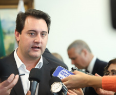 Governador Carlos Massa Ratinho Junior recebe o ministro do Meio Ambiente, Ricardo Salles  -  Curitiba, 30/04/2019  -  Foto: Rodrigo Félix Leal/ANPr