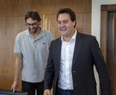 O superintendente de Esportes Hélio Wirbiski apresentou nesta terça-feira (30) ao governador Carlos Massa Ratinho Junior o calendário oficial dos jogos esportivos no Paraná