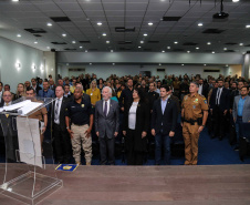 Começou oficialmente nesta quinta-feira (2), em todo o Paraná, a campanha Maio Amarelo, que visa diminuir o número de acidentes no trânsito e preservar a vida. Este ano, o tema é “Maio Amarelo - no trânsito, o sentido é a vida”, e apela para o poder das crianças em influenciar o comportamento dos pais. O vice-governador Darci Piana participou do lançamento, realizado no auditório da Polícia Rodoviária Federal (PRF), em Curitiba. Foto: Geraldo Bubniak/ANPr
