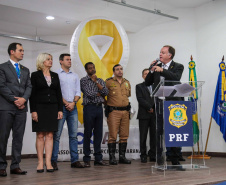 Começou oficialmente nesta quinta-feira (2), em todo o Paraná, a campanha Maio Amarelo, que visa diminuir o número de acidentes no trânsito e preservar a vida. Este ano, o tema é “Maio Amarelo - no trânsito, o sentido é a vida”, e apela para o poder das crianças em influenciar o comportamento dos pais. O vice-governador Darci Piana participou do lançamento, realizado no auditório da Polícia Rodoviária Federal (PRF), em Curitiba. Foto: Geraldo Bubniak/ANPr