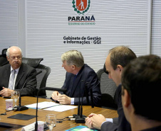   O embaixador também reuniu-se com representantes das secretarias e órgãos estaduais, que mostraram as potencialidades do Paraná, especial nas produções agropecuária e industrial. Foto:Jaelson Lucas / ANPr