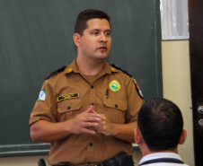 Policiais militares da reserva selecionados no Programa Escola Segura, do Governo do Estado, para atuar na segurança das escolas estaduais, iniciaram nesta quinta-feira (02) os cursos de treinamento e aperfeiçoamento. Eles foram selecionados em todas as fases do processo (previsto em edital), como saúde física e psicológica.Foto:Soldado Amanda Morais