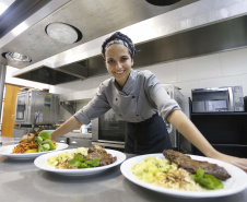 Vinícula Araucária, em São José dos Pinhais. N/F: Tais Almeida, chef da vinícula.São José dos Pinhais, 26-04-19.Foro: Arnaldo Alves / ANPr.