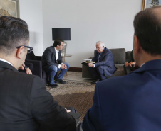 O governador Carlos Massa Ratinho Junior recebeu em seu gabinete o presidente da Assembléia de Deus, pastor Wagner Tadeu dos Santos Gaby e sua diretoria.Curitiba, 22-05-19Foto: Arnaldo Alves / ANPr