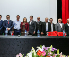 O governador Carlos Massa Ratinho Junior participa da abertura do XXXV Congresso Estadual de Secretários Municipais de Saúde do Paraná, no Centro Universitário da Fundação Assis Gurgacz (FAG)  em Cascavel nesta quinta-feira (23).   Cascavel, 23/05/2019 -  Foto: Geraldo Bubniak/ANPr