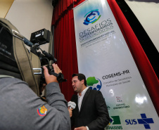 O governador Carlos Massa Ratinho Junior participa da abertura do XXXV Congresso Estadual de Secretários Municipais de Saúde do Paraná, no Centro Universitário da Fundação Assis Gurgacz (FAG)  em Cascavel nesta quinta-feira (23).   Cascavel, 23/05/2019 -  Foto: Geraldo Bubniak/ANPr