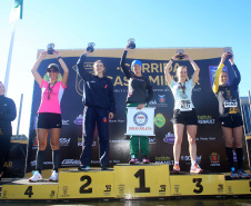 A 2ª Corrida da Casa Militar aconteceu neste domingo (26) em frente ao Palácio Iguaçu. Mais de 3 mil pessoas participaram do evento, que arrecadou agasalho para instituições sociais do Estado e também contribuirá com a campanha Corra para aquecer o inverno de quem precisa.As provas foram de 5 km e 10 km, caminhada de 3 km e kids, com chegada prevista também para o Palácio Iguaçu. Curitiba,26/05/2019 Foto:Jaelson Lucas / ANPr