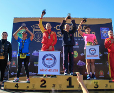 A 2ª Corrida da Casa Militar aconteceu neste domingo (26) em frente ao Palácio Iguaçu. Mais de 3 mil pessoas participaram do evento, que arrecadou agasalho para instituições sociais do Estado e também contribuirá com a campanha Corra para aquecer o inverno de quem precisa.As provas foram de 5 km e 10 km, caminhada de 3 km e kids, com chegada prevista também para o Palácio Iguaçu. Curitiba,26/05/2019 Foto: Valdelino Pontes