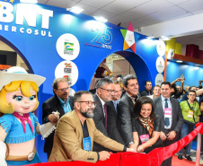 O Governo do Paraná apresentou as atrações turísticas do Estado durante a tradicional Feira BNT Mercosul, realizada neste final de semana. A edição de 2019 comemorou os 25 anos do evento e foi realizada em Itajaí (SC), com programação também em Balneário Camboriú e no Beto Carrero World.  -  Itajaí (SC), 26/05/2019  -  Foto:  Divulgação Paraná Turismo