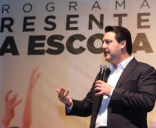 O governador Carlos Massa Ratinho Junior e o secretário da Educação e Esporte, Renato Feder, apresentaram nesta segunda-feira (27/05) o programa Escola Presente, criado para evitar o abandono escolar.Curitiba, 27-05-19.Foto: -  Foto: Rodrigo Félix Leal/ANPr