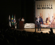 O governador Carlos Massa Ratinho Junior e o secretário da Educação e Esporte, Renato Feder, apresentaram nesta segunda-feira (27/05) o programa Escola Presente, criado para evitar o abandono escolar.Curitiba, 27-05-19.Foto: Arnaldo Alves / ANPr.