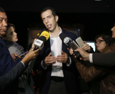 O governador Carlos Massa Ratinho Junior e o secretário da Educação e Esporte, Renato Feder (foto), apresentaram nesta segunda-feira (27/05) o programa Escola Presente, criado para evitar o abandono escolar.Curitiba, 27-05-19.Foto: Arnaldo Alves / ANPr.