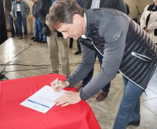 O diretor-presidente da Companhia de Saneamento do Paraná (Sanepar), Claudio Stabile, anunciou investimentos que já estão sendo feitos e as obras previstas para o município de Candói.  -  Foto: Divulgação Sanepar