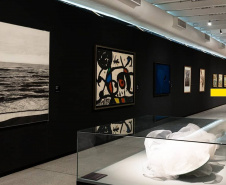 A equipe do Educativo do Museu Oscar Niemeyer oferece nesta quarta-feira (29), das 11h às 17h, a oficina “Que Monstro Tem o meu Nome?”, que trabalhará a técnica de desenho e recorte. A atividade acontecerá no Subsolo. -  Foto: Divulgação MON