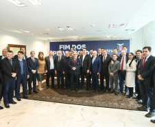 A Proposta de Emenda à Constituição (PEC) que põe fim à aposentadoria vitalícia de governadores, enviada no início do ano à Assembleia Legislativa pelo governador Carlos Massa Ratinho Junior, foi promulgada nesta quarta-feira (29), em solenidade no Palácio Iguaçu.  -  Curitiba, 29/05/2019  -  Foto: Rodrigo Félix Leal/ANPr