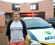 Presença policial transforma ambiente escolar e entorno em Foz do Iguaçu. Na imagem, Maria Aparecida da Mata. Foto: Jaelson Lucas/AENPr