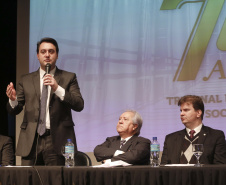 O governador Carlos Massa Ratinho Junior, participa das comemorações dos 72 anos do Tribunal de Contas do Estado. Presentes: ministro do Desenvolvimento Regional, Gustavo Canuto; entre outras autoridades.Curitiba, 03-06-19.Foto: Arnaldo Alves / ANPr.