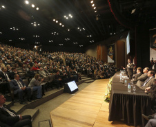 O governador Carlos Massa Ratinho Junior, participa das comemorações dos 72 anos do Tribunal de Contas do Estado. Presentes: ministro do Desenvolvimento Regional, Gustavo Canuto; entre outras autoridades.Curitiba, 03-06-19.Foto: Arnaldo Alves / ANPr.