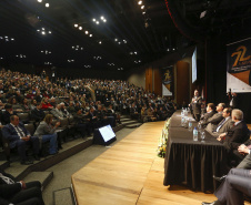 O governador Carlos Massa Ratinho Junior, participa das comemorações dos 72 anos do Tribunal de Contas do Estado. Presentes: ministro do Desenvolvimento Regional, Gustavo Canuto; entre outras autoridades.Curitiba, 03-06-19.Foto: Arnaldo Alves / ANPr.