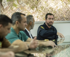 Os roubos de cargas resultados das vazadas, em que criminosos despejam os produtos dos caminhões com destino ao Porto de Paranaguá, diminuíram 80% no último trimestre