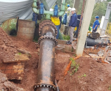 A nova tubulação de água implantada pela Sanepar, no trecho da captação do Rio Marrecas até a estação de tratamento, aumenta em 30% a capacidade de produção de água tratada de Francisco Beltrão.  -  Francisco Beltrão, 03/06/2019  -  Foto: Divulgação Sanepar