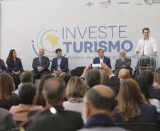 Governador Carlos Massa Ratinho Junior participa do seminário  do programa Investe Turismo, em Foz do Iguaçu. Foto: Arnaldo Alves/ANPr