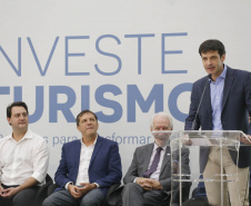 Governador Carlos Massa Ratinho Junior participa do seminário  do programa Investe Turismo, em Foz do Iguaçu. Na foto, o ministro do Turismo, Marcelo Álvaro Antônio. Foto: Arnaldo Alves/ANPr