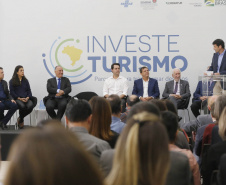 Governador Carlos Massa Ratinho Junior participa do seminário  do programa Investe Turismo, em Foz do Iguaçu. Na foto, o ministro do Turismo, Marcelo Álvaro Antônio. Foto: Arnaldo Alves/ANPr