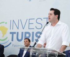 Governador Carlos Massa Ratinho Junior participa do seminário  do programa Investe Turismo, em Foz do Iguaçu. Foto: Rodrigo Felix Leal/ANPr