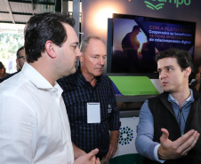 O governador Carlos Massa Ratinho Junior esteve nesta quarta-feira (12) na Digital Agro 2019, em Carambeí, nos Campos Gerais. O evento apresenta e discute as principais novidades tecnológicas para o agronegócio, como a digitalização do campo, automação, robótica, internet das coisas e Big Data. Foto: Rodrigo Felix Leal/ANPr