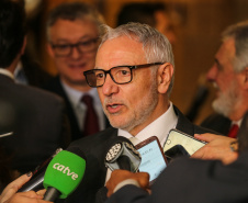 O presidente da Federação das Indústrias do Estado do Paraná (Fiep), Edson Campagnolo , no Centro de Eventos FIEPem Curitiba, durante lançamento do programa Mobilização pelo Emprego e Produtividade para Todos, iniciativa do Ministério da Economia, por meio da Secretaria Especial de Produtividade, Emprego e Competitividade (Sepec), realizado em parceria com os governos estaduais e o Sebrae.  Curitiba, 13/06/2019 -Foto: Geraldo Bubniak/ANPr
