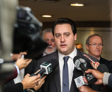 O governador Carlos Massa Ratinho Junior participou nesta quinta-feira (13), no auditório da Federação das Indústrias do Estado do Paraná (Fiep), do lançamento do programa Mobilização pelo Emprego e Produtividade para Todos.  -  Curitiba, 13/11/2019  -  Foto: Geraldo Bubniak/ANPr