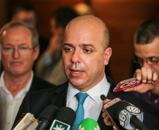 O secretário de Produtividade, Emprego e Competitividade, Carlos Alexandre da Costa, no Centro de Eventos FIEPem Curitiba, durante lançamento do programa Mobilização pelo Emprego e Produtividade para Todos, iniciativa do Ministério da Economia, por meio da Secretaria Especial de Produtividade, Emprego e Competitividade (Sepec), realizado em parceria com os governos estaduais e o Sebrae.  Curitiba, 13/06/2019 -Foto: Geraldo Bubniak/ANPr