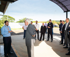 O vice-governador  Darci Piana, acompanhado do Diretor de Operações do Sebrae, Júlio Agostini e o Vice-presidente da Fecomércio e presidente do Sindilojas, Carlos Rodrigues do Nascimento visitaram a planta de produção de biogás e biometano, administrada pelo CIBiogás e que abastece parte da frota dos veículos da usina hidrelétrica de Itaipu. Foto:Alexandre Marchetti