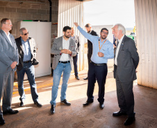 O vice-governador do Paraná Darci Piana, acompanhado do Diretor de Operações do Sebrae, Júlio Agostini e o Vice-presidente da Fecomércio e presidente do Sindilojas, Carlos Rodrigues do Nascimento visitaram a planta de produção de biogás e biometano, administrada pelo CIBiogás e que abastece parte da frota dos veículos da usina hidrelétrica de Itaipu.
