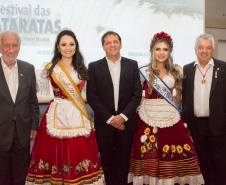 Com a presença do Vice Governador do Paraná Darci Piana, ministro do Turismo Marcelo Álvaro Antônio e o presidente da Paraná Turismo Jacob Mehl, além de outras autoridades locais, e empresários do segmento o primeiro dia de um dos maiores eventos do segmento superou as expetativas
