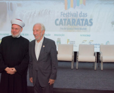 Com a presença do Vice Governador do Paraná Darci Piana, ministro do Turismo Marcelo Álvaro Antônio e o presidente da Paraná Turismo Jacob Mehl, além de outras autoridades locais, e empresários do segmento o primeiro dia de um dos maiores eventos do segmento superou as expetativas