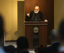 Governador Carlos Massa Ratinho Junior participa da abertura do I Simpósio Paranaense de Combate à Corrupção na Administração Pública. Na foto, o filósofo e escritor, Luiz Felipe Pondé  - Curitiba, 13/06/2019 - Foto: Jaelson Lucas/ANPr