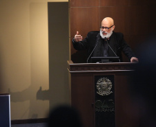 Governador Carlos Massa Ratinho Junior participa da abertura do I Simpósio Paranaense de Combate à Corrupção na Administração Pública. Na foto, o filósofo e escritor, Luiz Felipe Pondé  - Curitiba, 13/06/2019 - Foto: Jaelson Lucas/ANPr