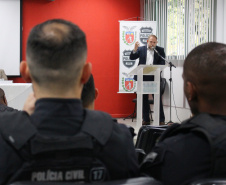 A Polícia Civil do Paraná promoveu na sexta-feira (14) a primeira edição do Curso de Orientação à Imprensa em Áreas de Conflito Armado, em Curitiba. Noções básicas sobre procedimentos policiais em locais de crime, atendimento pré-hospitalar de combate e instrução de tiro foram algumas das disciplinas ministradas no treinamento, que reuniu 20 jornalistas de veículos de comunicação paranaenses.  Curitiba, 17/06/2019  -  Foto: Divulgação Polícia Civil