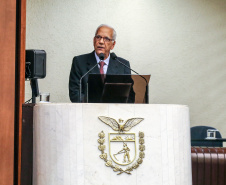 O governador Carlos Massa Ratinho Junior participa da entrega do título de Cidadão Honorário do Paraná ao senador Oriovisto Guimarães, na Assembleia Legislativa do Paraná Curitiba, 17/06/2019 -Foto: Geraldo Bubniak/ANPr