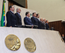 O governador Carlos Massa Ratinho Junior participa da entrega do título de Cidadão Honorário do Paraná ao senador Oriovisto Guimarães, na Assembleia Legislativa do Paraná Curitiba, 17/06/2019 -Foto: Geraldo Bubniak/ANPr