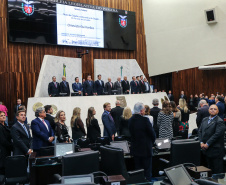 O governador Carlos Massa Ratinho Junior participa da entrega do título de Cidadão Honorário do Paraná ao senador Oriovisto Guimarães, na Assembleia Legislativa do Paraná Curitiba, 17/06/2019 -Foto: Geraldo Bubniak/ANPr