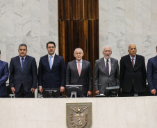 O governador Carlos Massa Ratinho Junior participa da entrega do título de Cidadão Honorário do Paraná ao senador Oriovisto Guimarães, na Assembleia Legislativa do Paraná Curitiba, 17/06/2019 -Foto: Geraldo Bubniak/ANPr